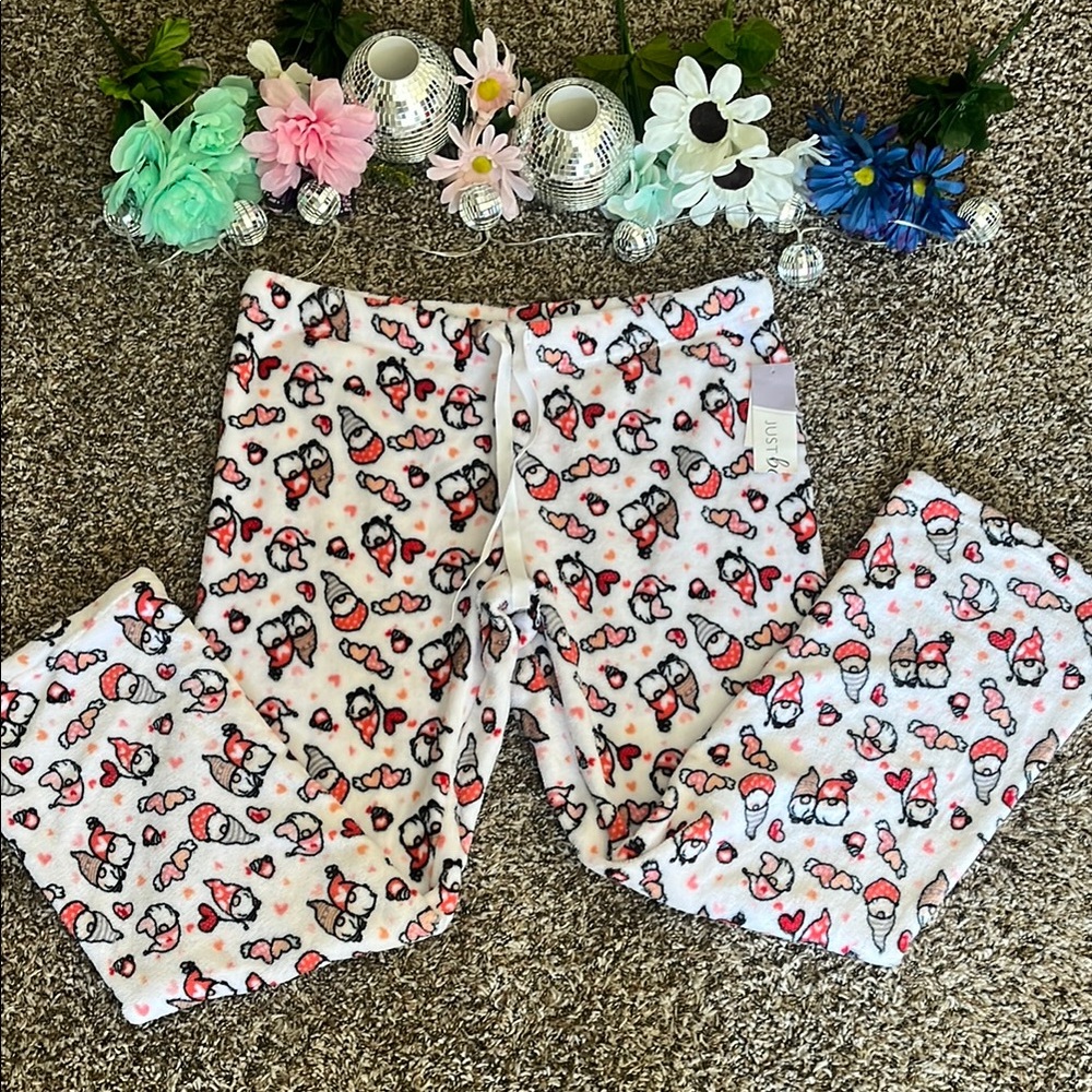 Soft Pajama Bottoms with Gnomes
